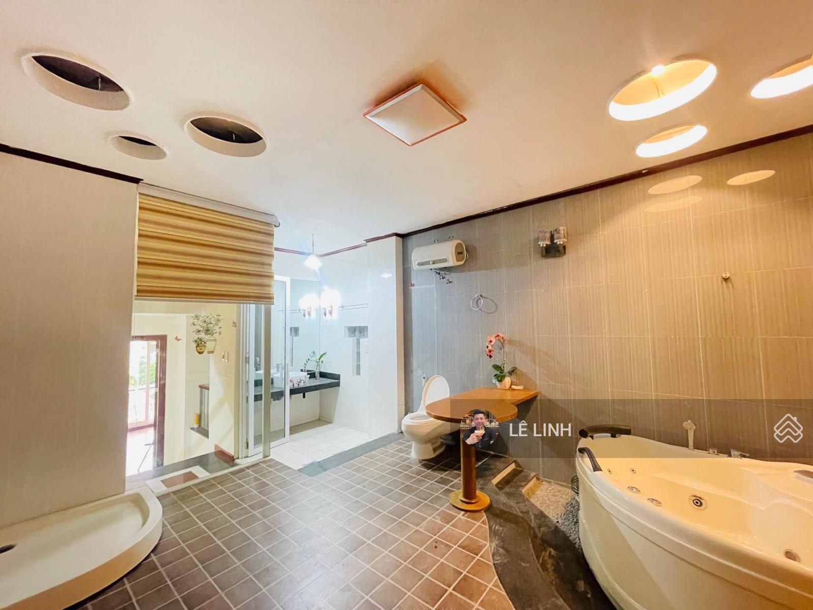 Lõi Tây Hồ - Sát Thuỵ Khuê - 6 Tầng Tặng Full Nội Thất - Ô Tô Vào Nhà - Ở Sướng - Giá 18.9 Tỷ