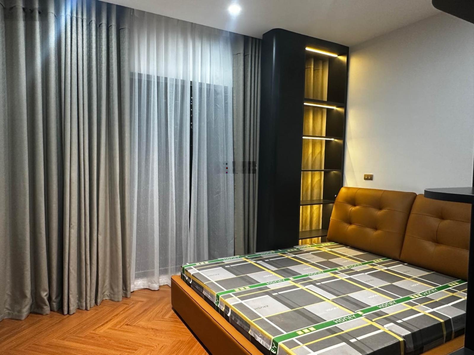 Bán nhà hoàng mai gần hồ đền lừ ô tô đỗ cửa thang máy 70m nhỉnh 14 tỷ