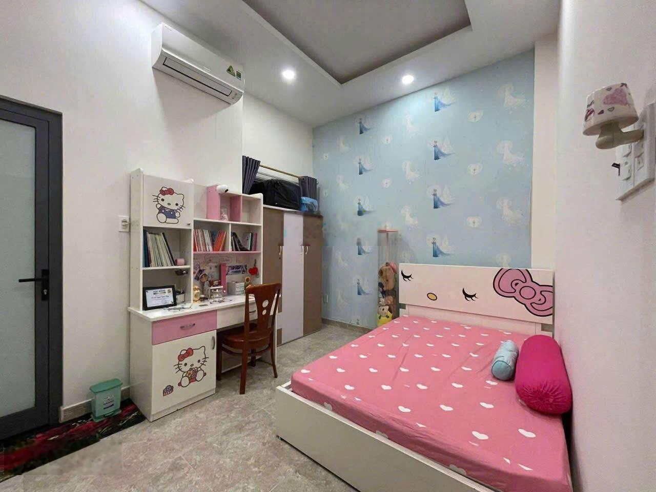 Bán nhà đẹp 3 tầng đường số 8, hiệp bình phước, thủ đức giá 7,3 tỷ đường ô tô Lh 0938677909 Hiền