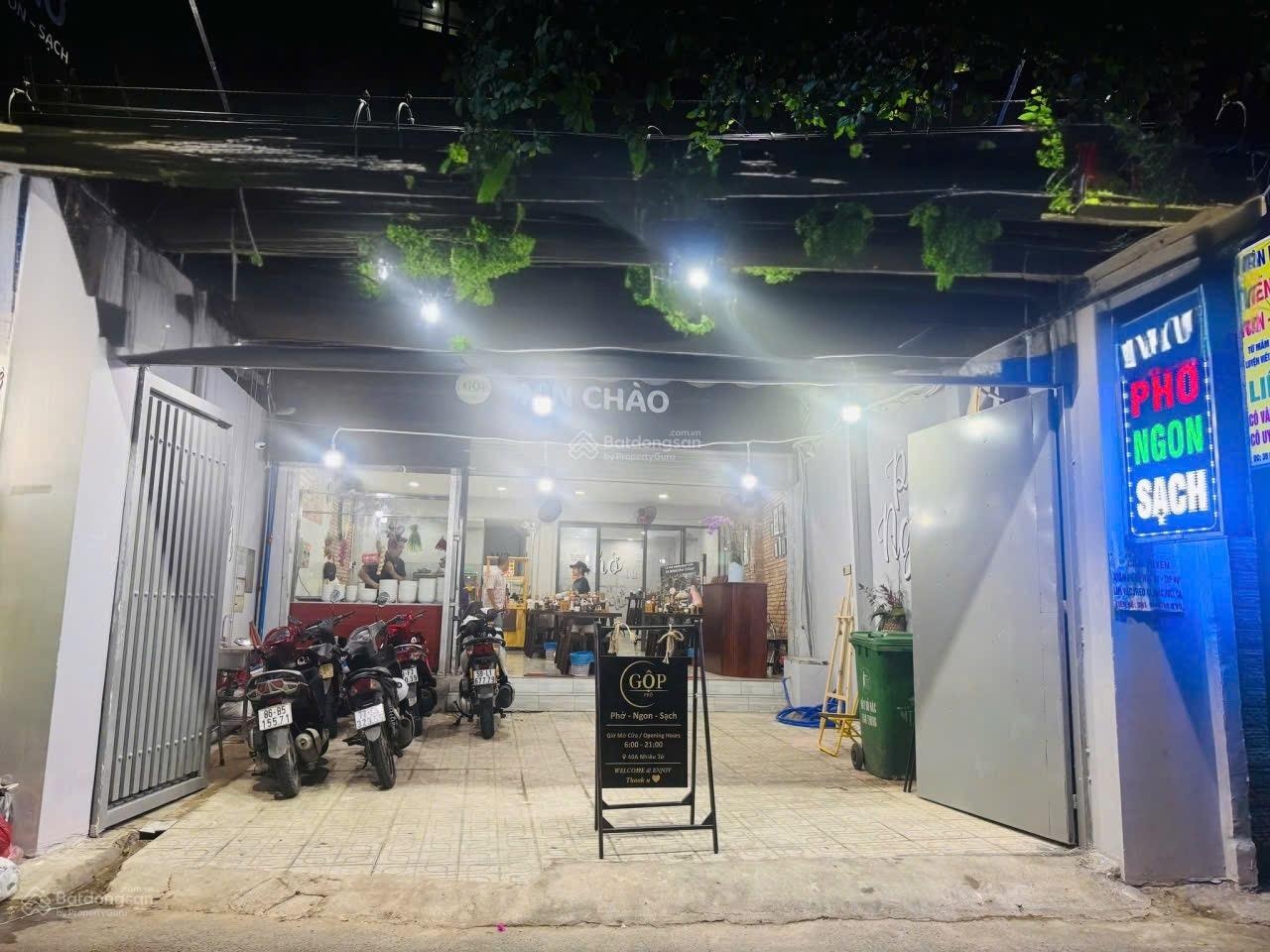 Cần cho thuê nhà mặt tiền ngang 7m đường hoa sứ phường cầu kiệu Tphcm