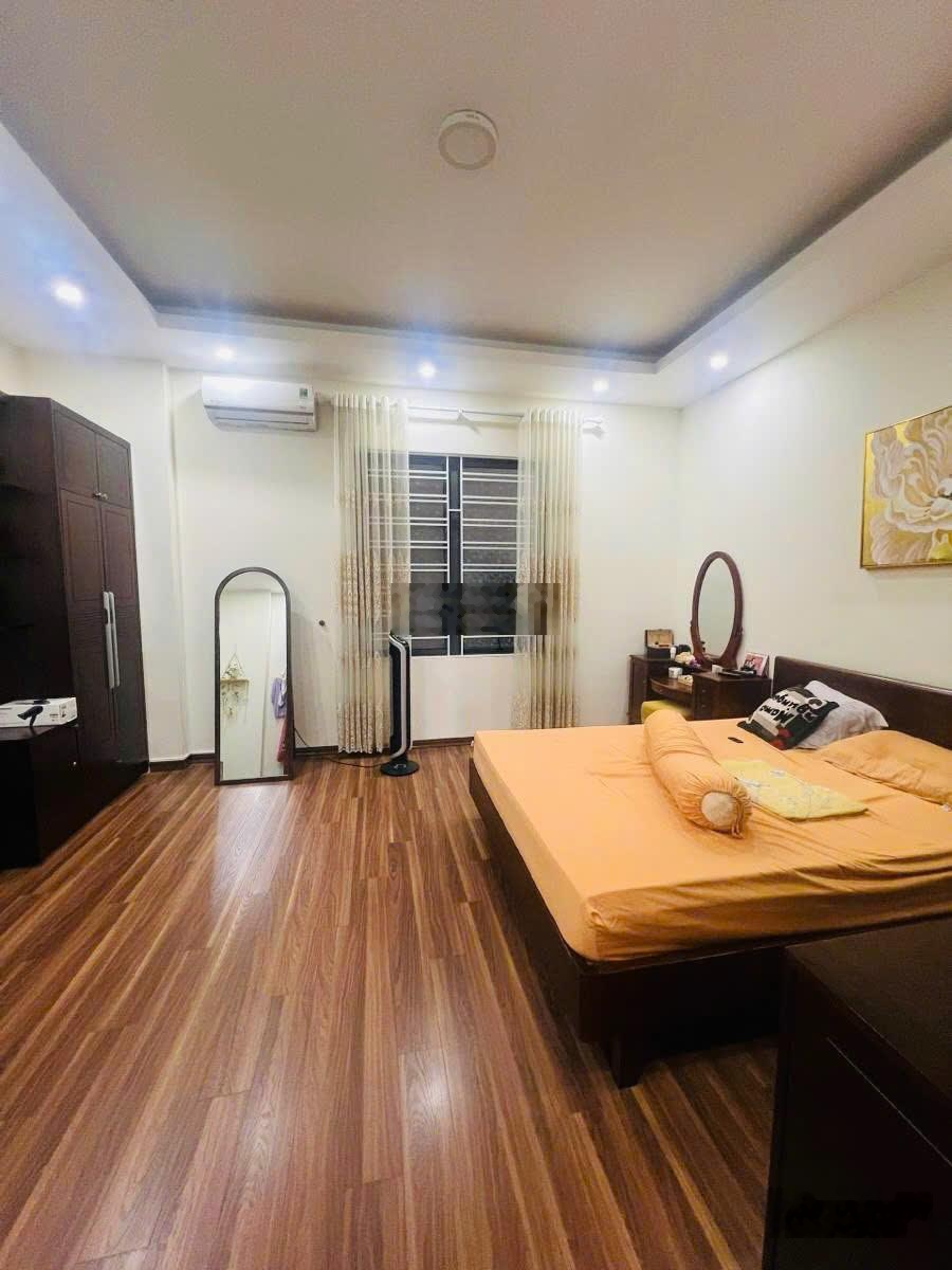 Phân lô Lạc Long Quân. Ngõ thông bàn cờ, ô tô đỗ cửa, vào nhà, dân xây, gara, thoáng sáng, 54m2*5T