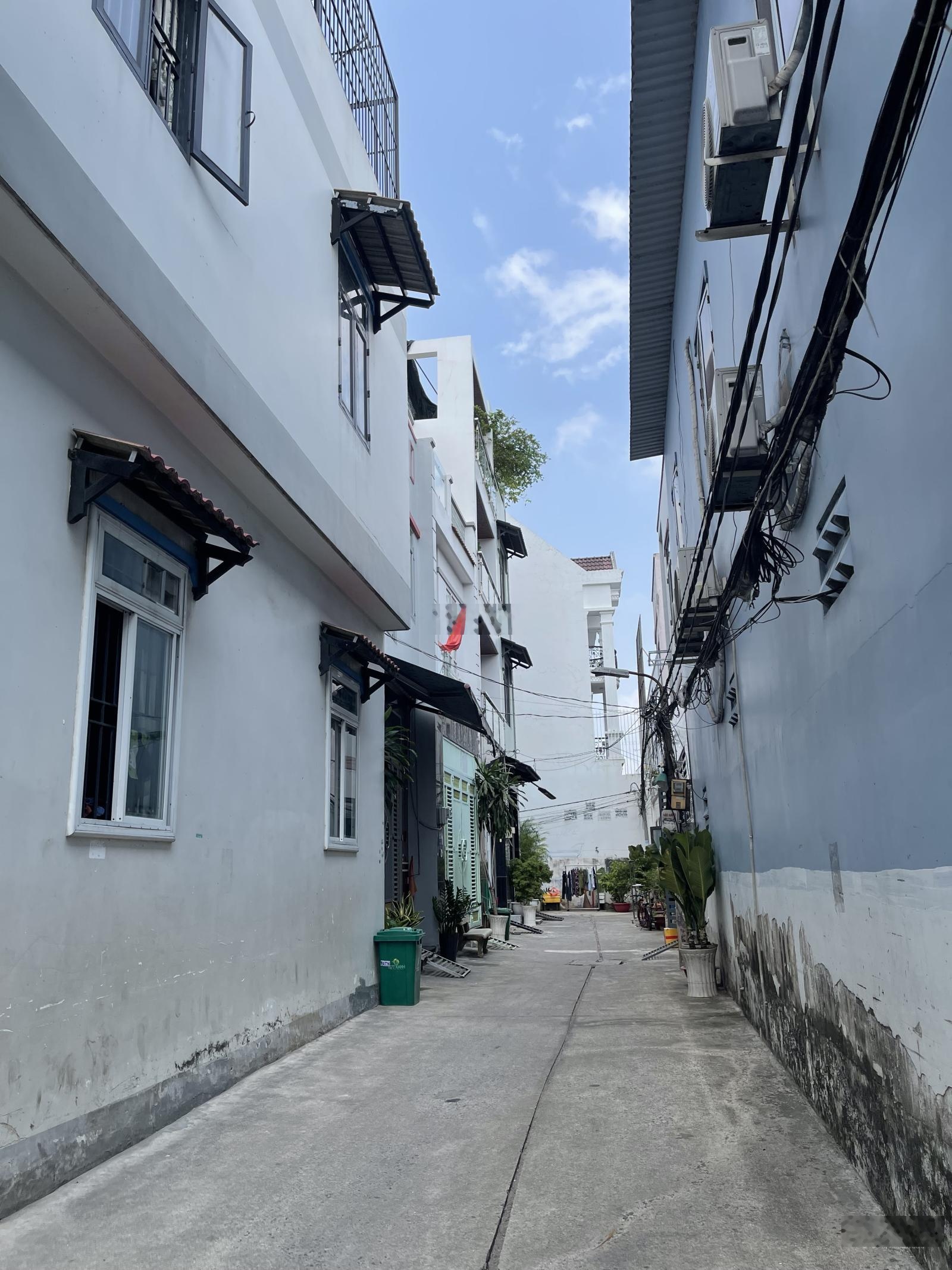 Nhà mới hẻm xe hơi Tỉnh Lộ 10, DT: 4x15.5m (70m2) Trệt 1 Lầu BTCT còn mới. Giá: 5.8tỷ TL