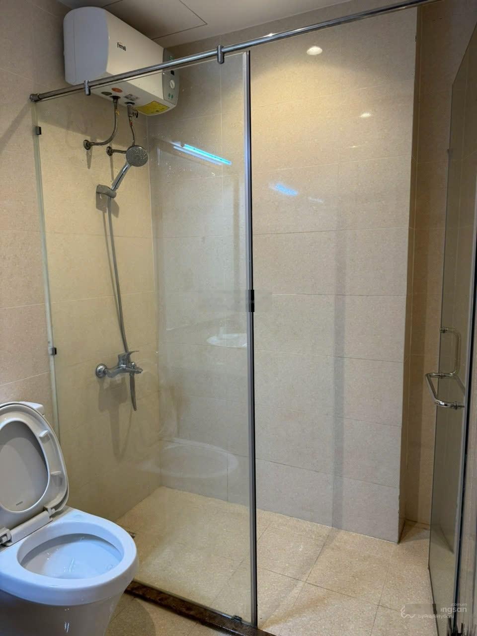 Cho thuê căn hộ Sky Center, 129m2, 3PN, 3WC, Nội thất cơ bản, giá 21 triệu/tháng. LH 0976028738