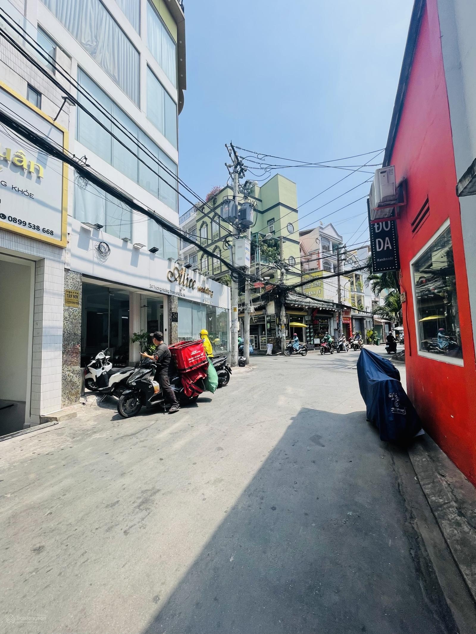 12,9 Tỷ! Nhà Mới Đẹp MTKD Trương Hoàng Thanh, 5 tầng, 4x12m, ngay ngã tư Bảy Hiền, giá tốt khu vực