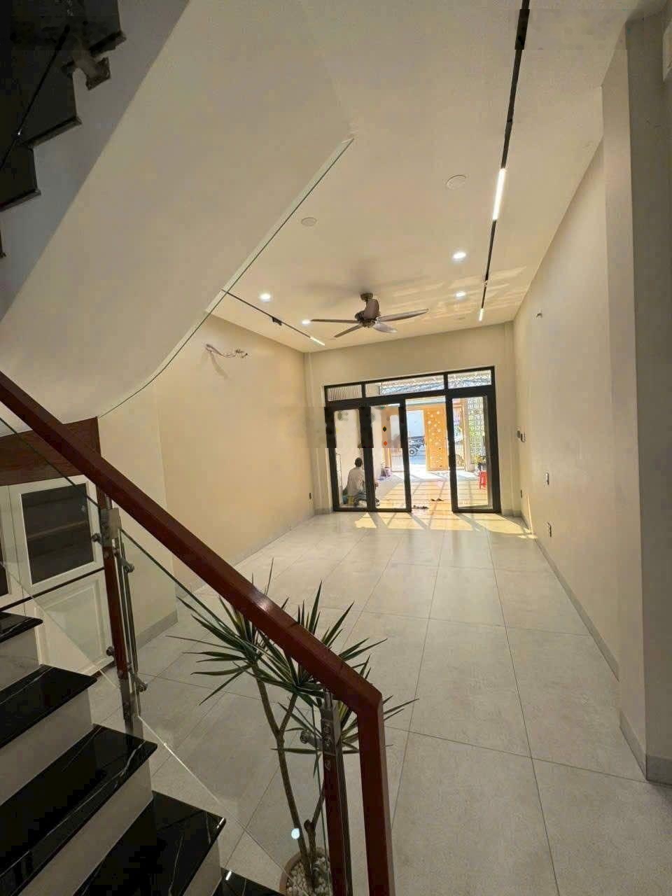 Nhà mới 3 tầng mặt tiền đường 38 Hiệp Bình Chánh - Ngay chợ Hiệp Bình & đường Phạm Văn Đồng.