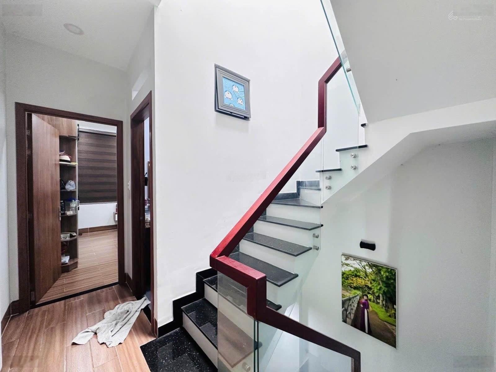 Ngã tư Song Hành - Phan Văn Hùm - 3,5*12 - 3 tầng - 4PN - nhỉnh 3 tỷ xíu