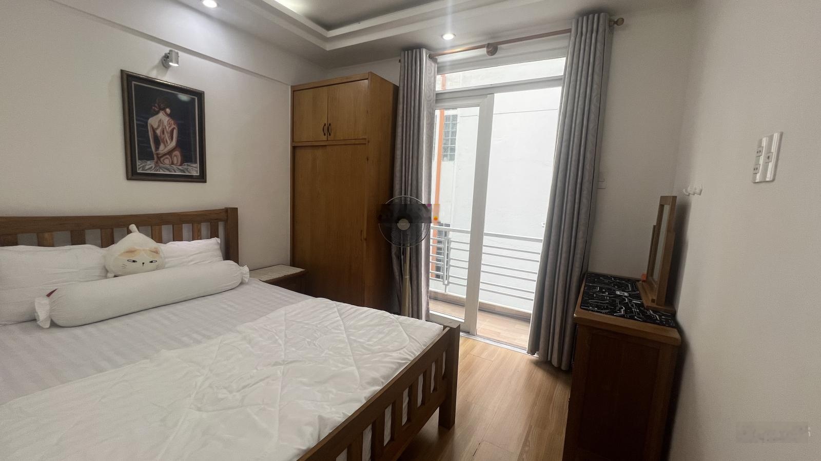 Cho thuê 2Pn Phòng khách rộng - Lê Lai, Quận 1 Giá tốt : 18 triệu/ tháng