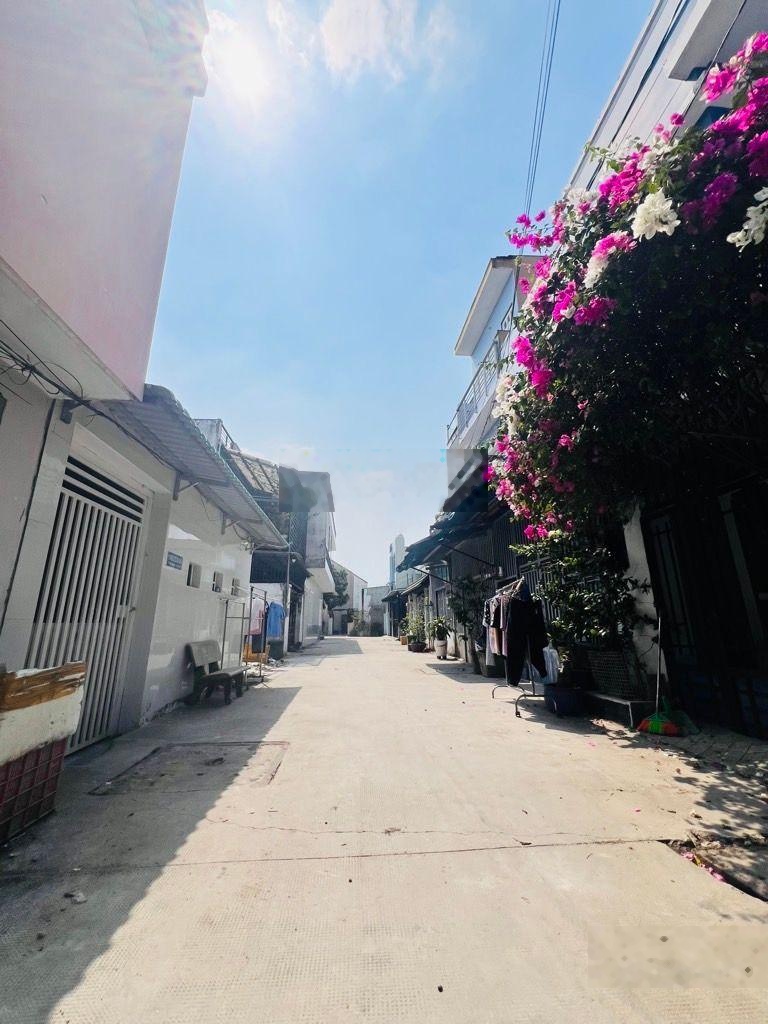 Bán nhà cấp 4 có gác _ 5m x 17m _giá 3tỷ950 _lê văn lương _nhơn đức _nhà bè.
