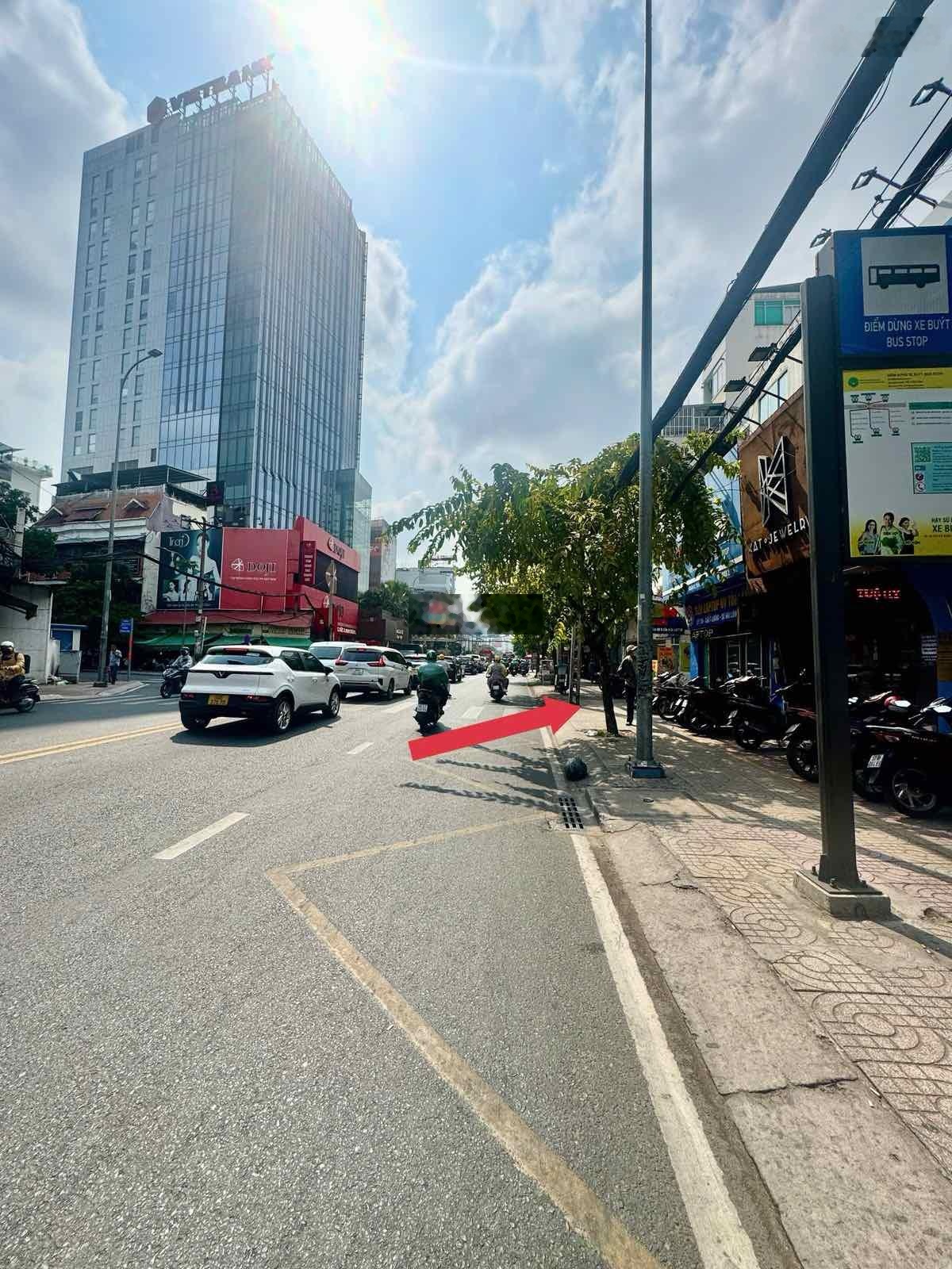 Mặt tiền Cách Mạng Tháng 8 - 5,6x25m | Gần Võ Văn Tần | Bán gấp 39 tỷ