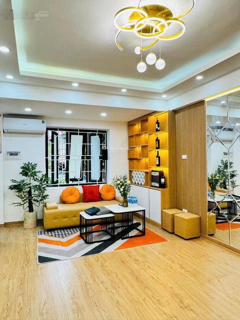 Bán căn hộ tập thể Lò Đúc Trần Xuân Soạn 100m², 3PN, full nội thất, sổ đỏ, vào ở ngay