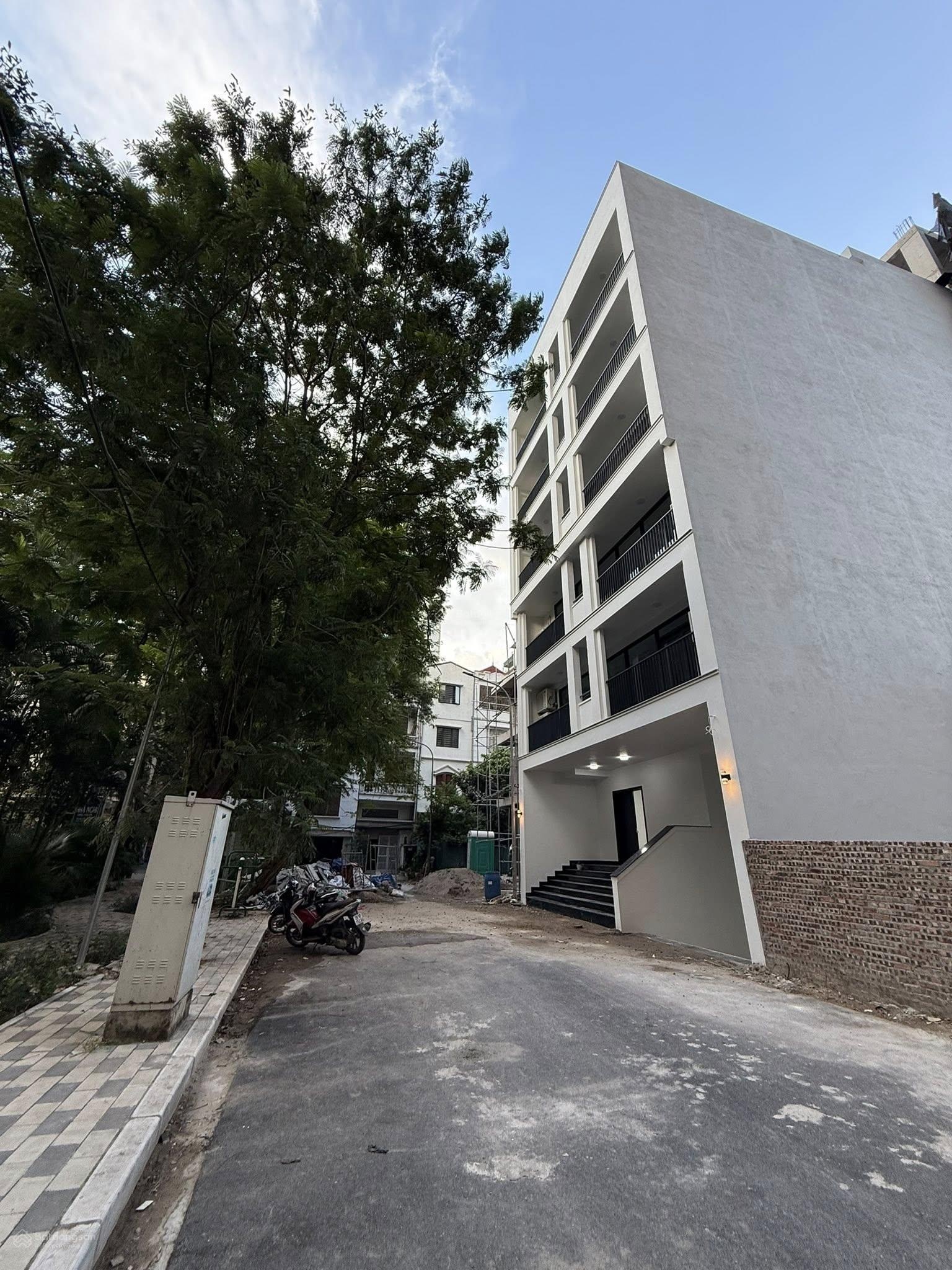 Bán đất xây biệt thự khu vườn đào tây hồ diện tích 176m2 sổ vuông mt 11m giá 99 tỷ xây được 8 tầng