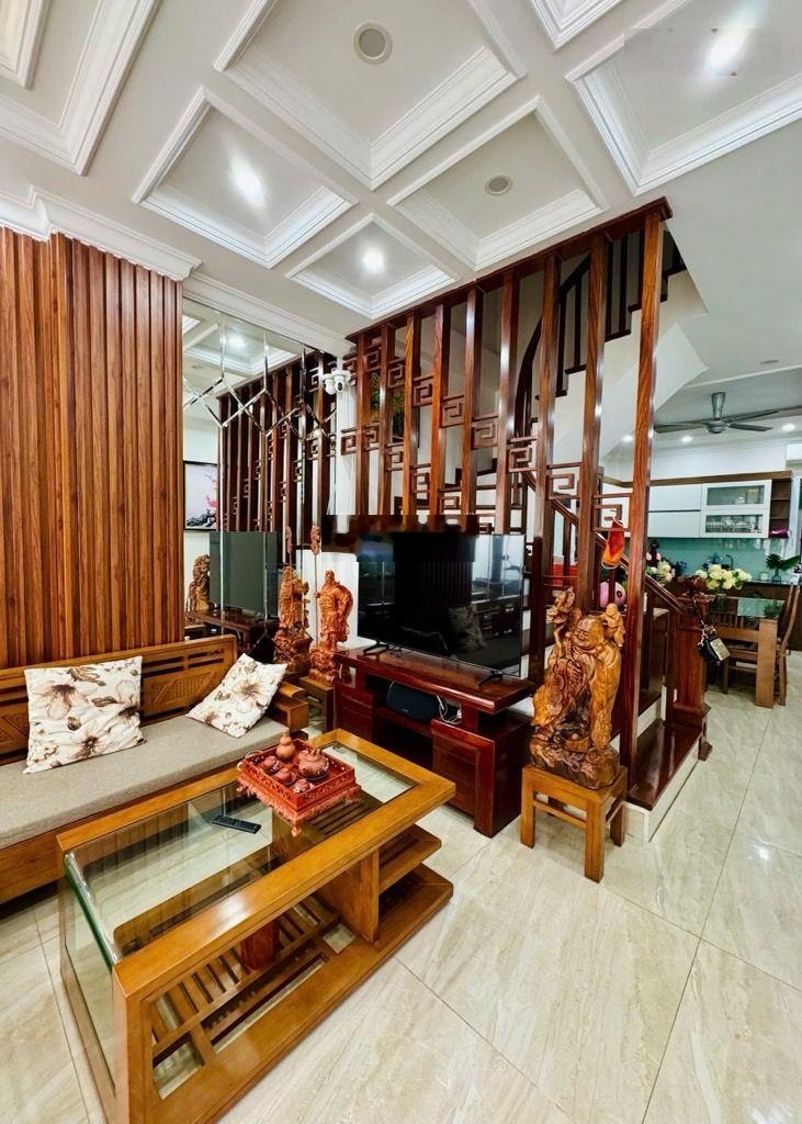 Bán nhà ngõ 43 Cổ Nhuế 52mx4 tầng dân xây chắc chắn, ô tô vào tận nhà vài m ra đường Phạm Văn Đồng