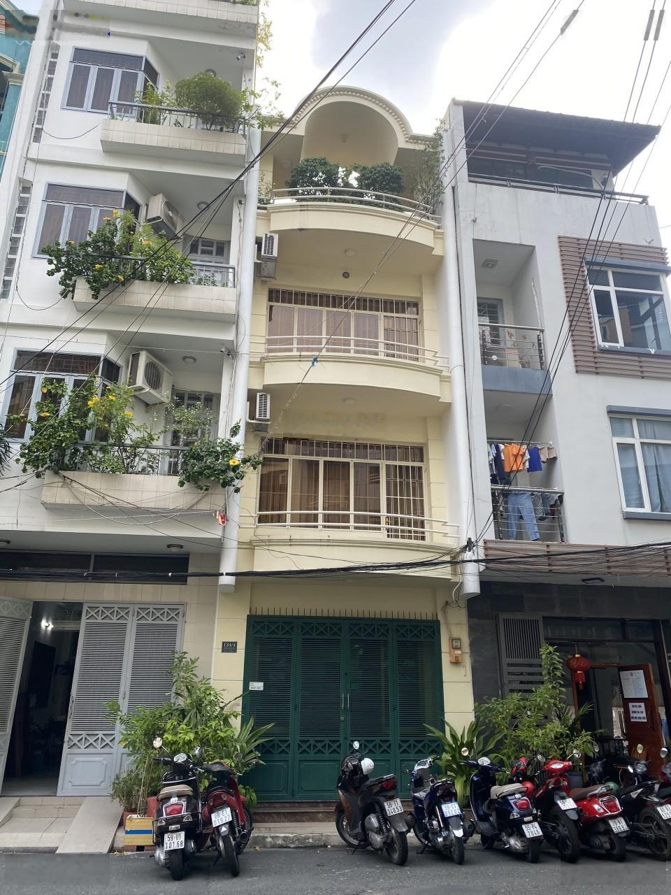 Chính chủ cần bán gấp nhà hẻm xe hơi 6m đường Hòa Hảo Quận 10 DT:4x18m 3 lầu giá chỉ 15.2 tỷ