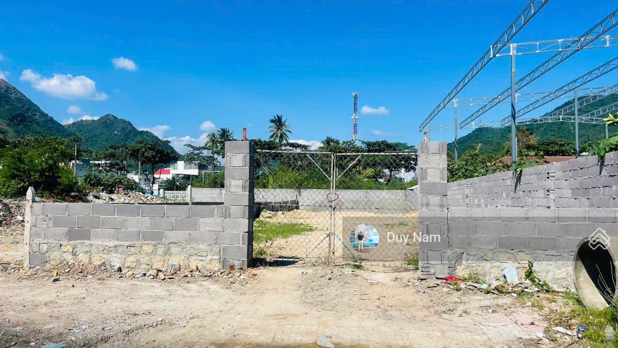 Lô góc 2 mặt tiền xây biệt thự khu vực Bắc Nha Trang gần bến du thuyền quốc tế