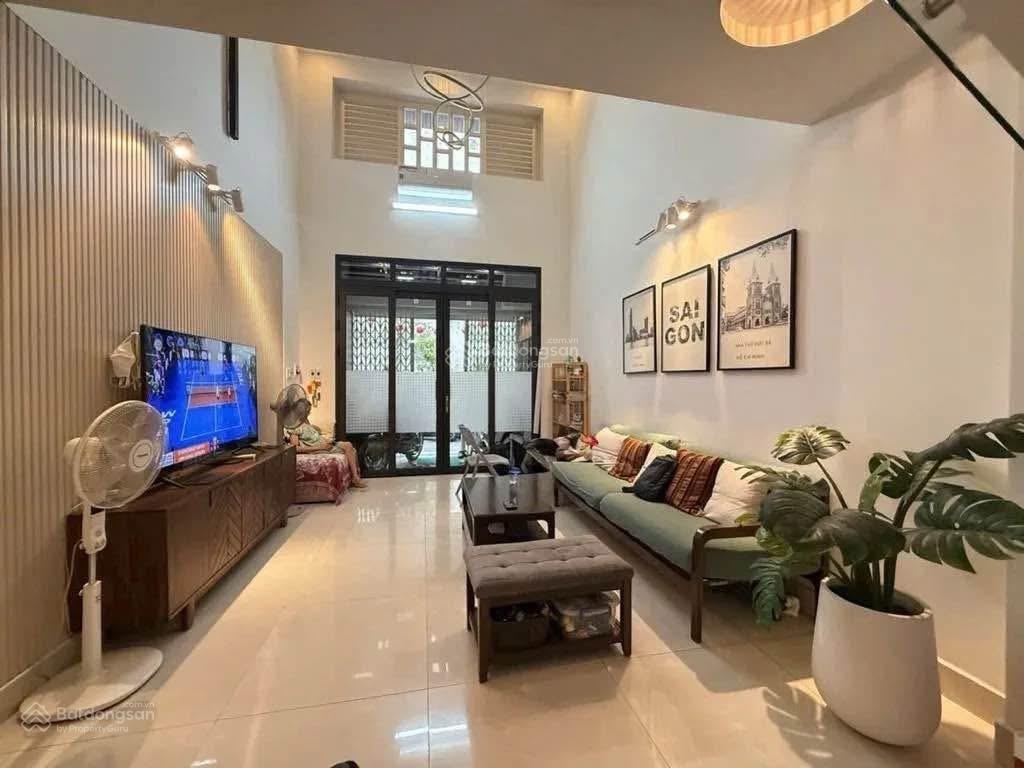 Chính chủ kí gửi nhà ở Hoàng Hoa Thám 49,7m2 giá 2,6tỷ. Nội thất cơ bản, sẵn hđ thuê