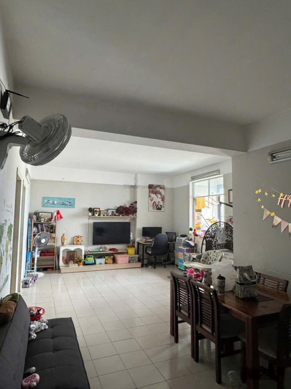Chung cư Nguyễn Thị Minh Khai, Q3: 75m2, 2p ngủ, NT mới, 11tr/th
