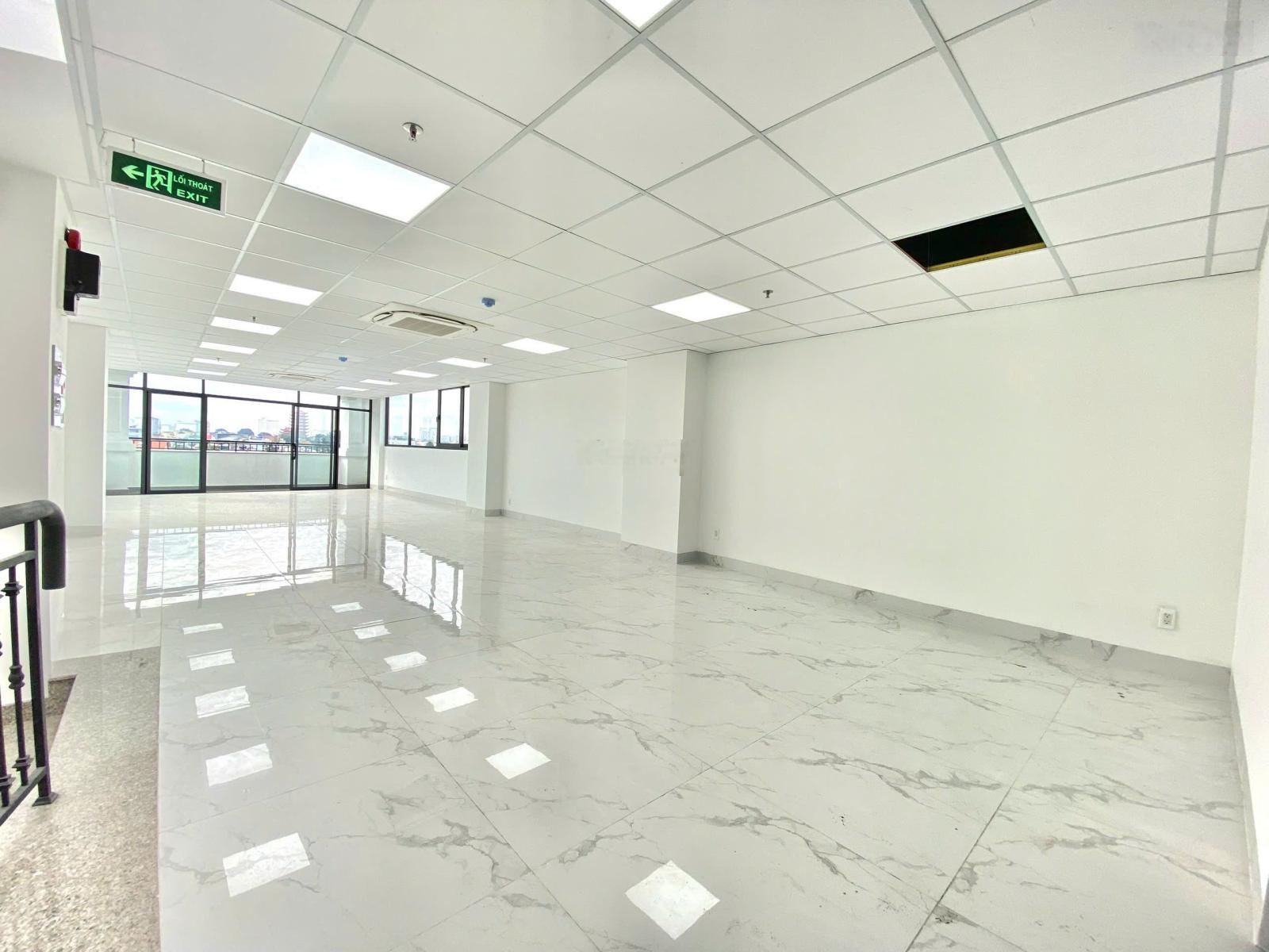 Cho thuê nhà mặt tiền Lê Văn Sỹ, Quận 3 ngay ngã tư Trần Quang Diệu