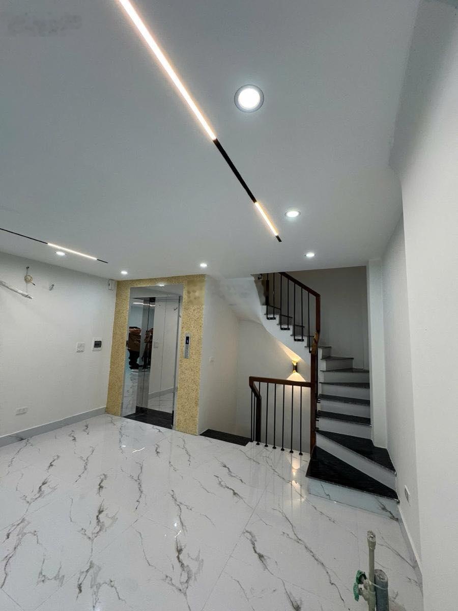 Nhà đẹp Đ. Ngọc Thụy 42x6T, thang máy, 3 ngủ Master, gần ô tô, vào ở luôn, giá tốt 10.3 tỷ