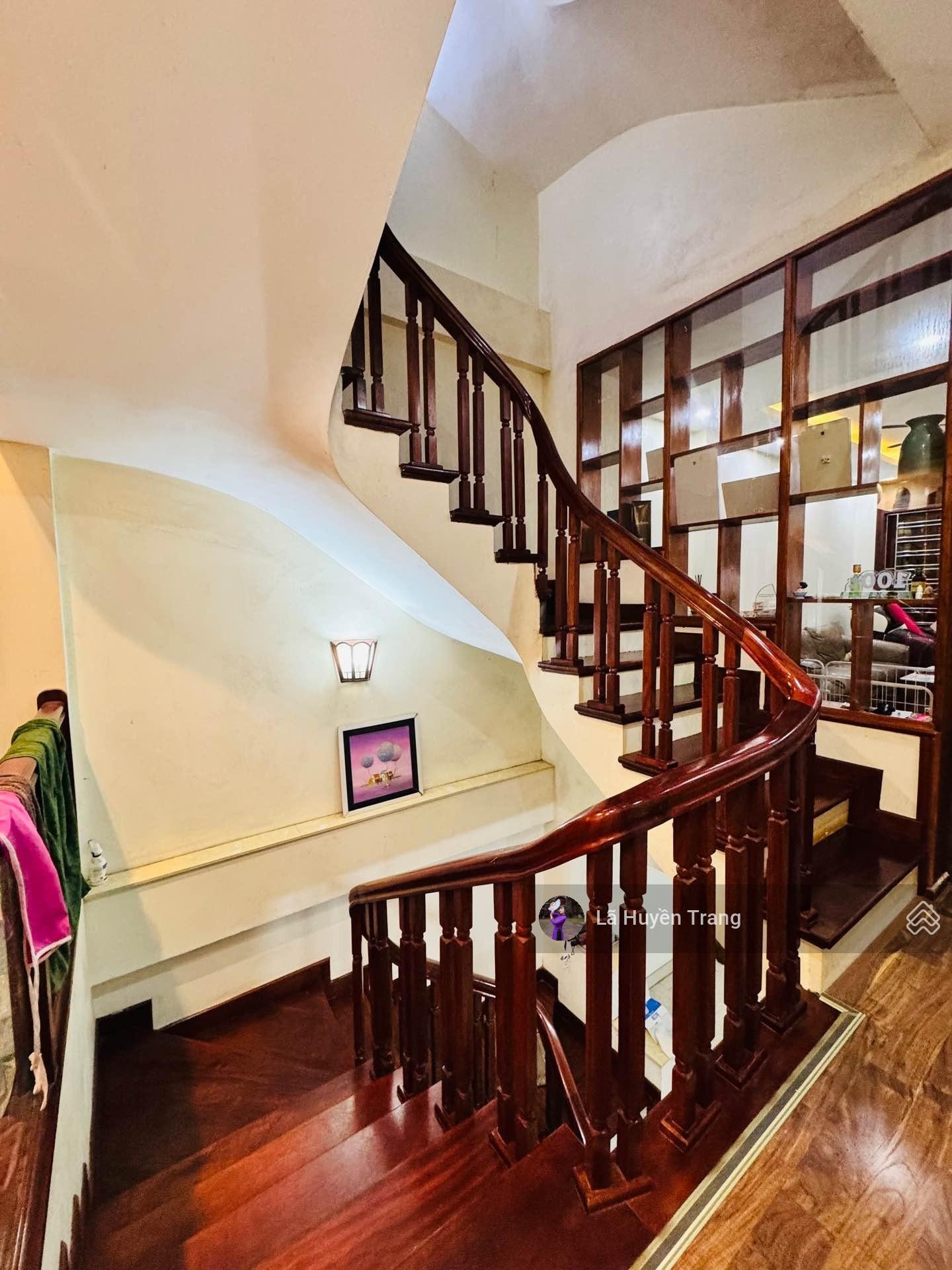 Hạ chào 6 tỷ - bán gấp nhà nhật chiêu 60m2 - vài bước chạm mặt hồ tây - 20,9 tỷ