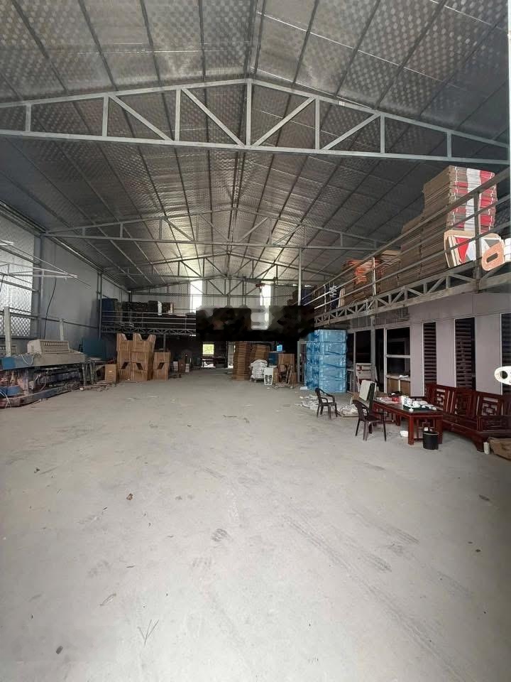 Cho thuê kho xưởng 2000m (có cắt nhỏ từ 200m 300m 500m trở lên) tại Cầu Bươu - Yên Xá - Chiến Thắng