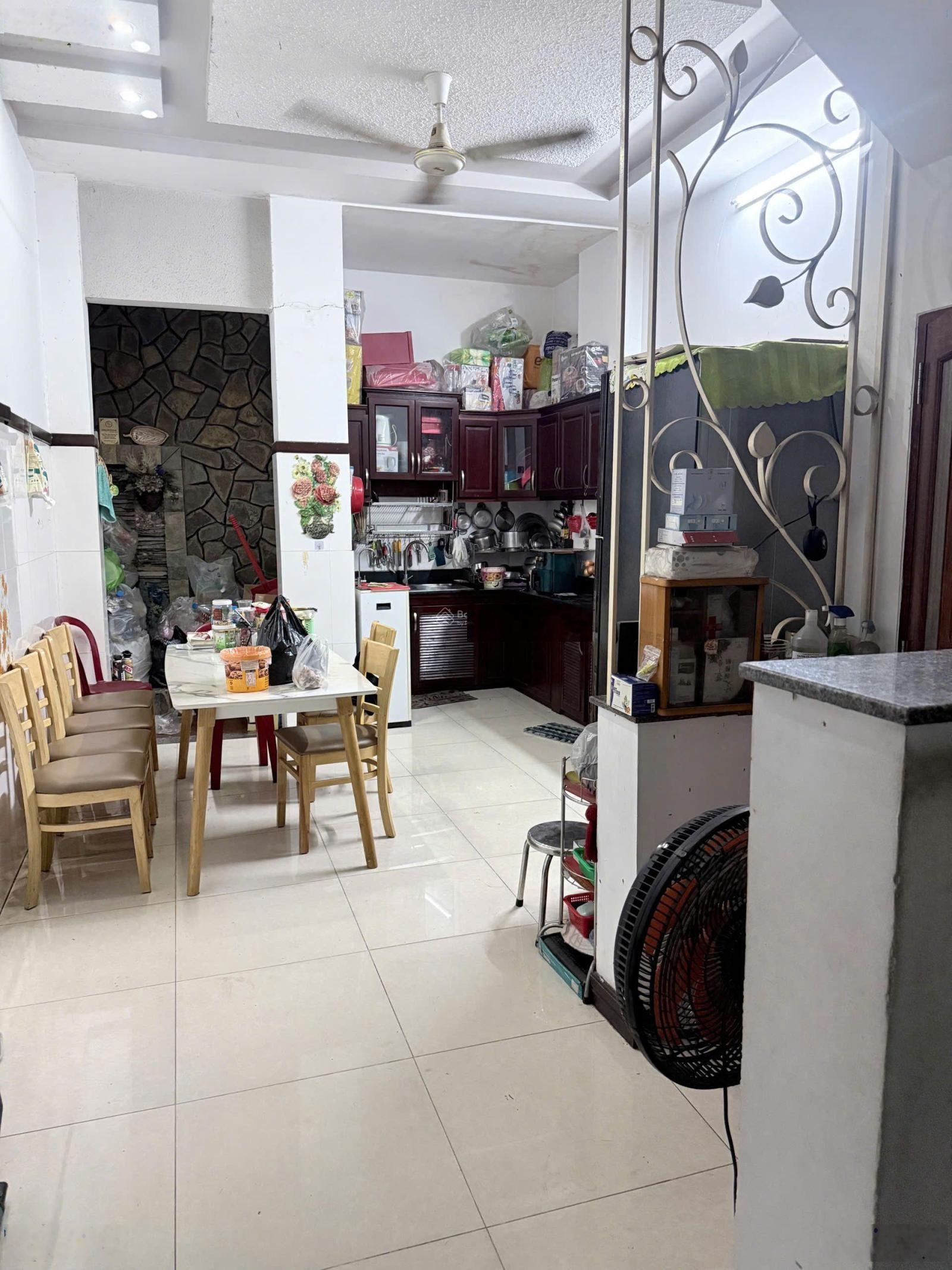 Hẻm 5m đường tân hương, đúc 2 lầu sân thượng, hẻm thông tân sơn nhì