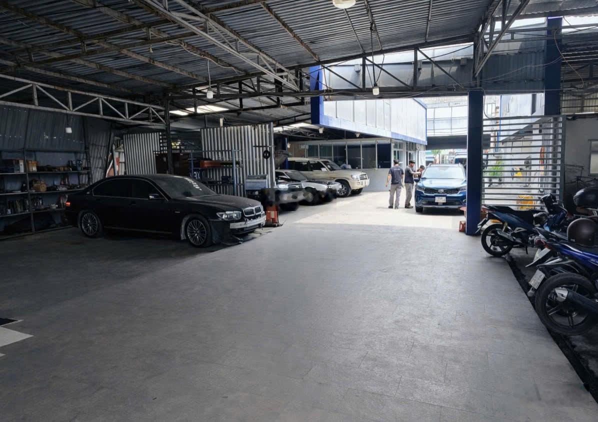 Cho thuê 1400m2 Mặt tiền Nguyễn Văn Quỳ, Q7 Phù hợp Garage Ô tô, Tổng kho Logistics