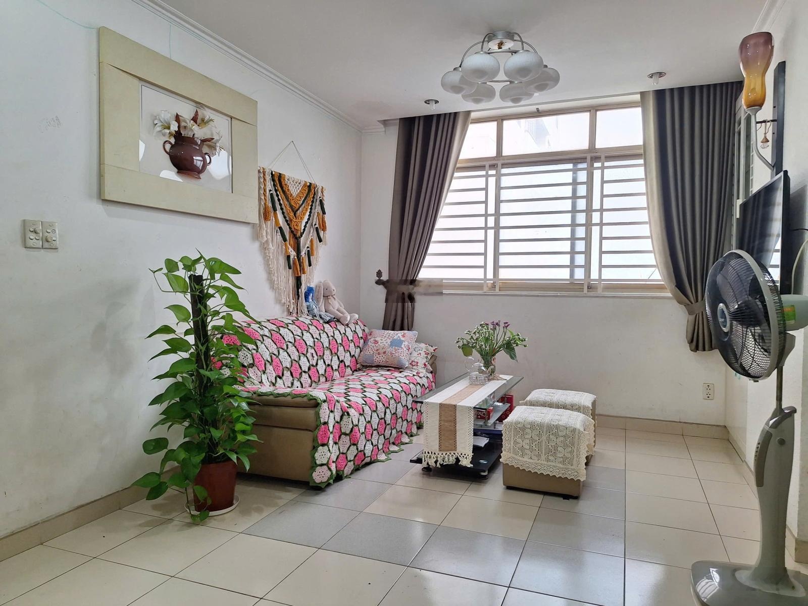 Cho thuê CC Nguyễn Kim, 12 triệu, 74 m2, 2PN, 2WC.