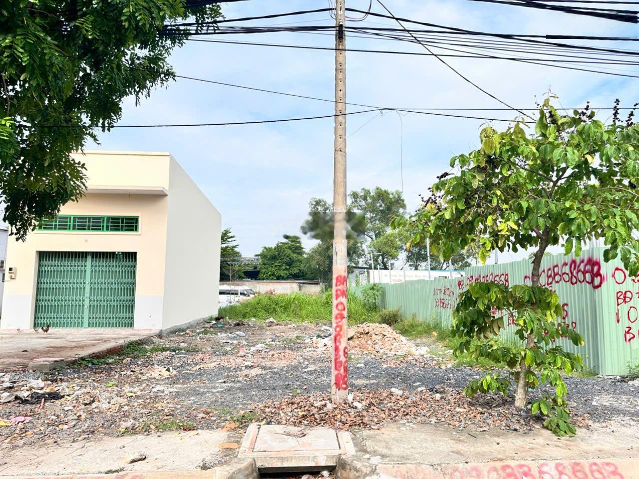 Bán lô đất mặt tiền Ngô Chí Quốc, P. Bình Chiểu, Thủ Đức, 10.6x22m(232m2) - giá: 14 tỷ