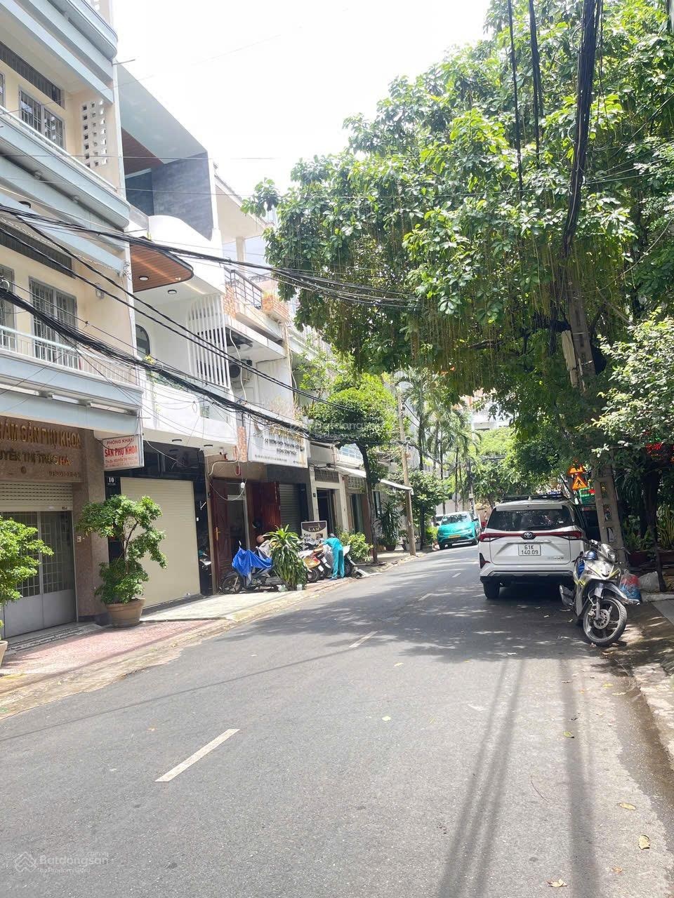 Bán nhà đẹp MTKD đường Bàu Cát 7,gần Đồng Đen,nguyễn hồng đào,âu cơ.dt 4x18m,1T,3L.giá rẻ
