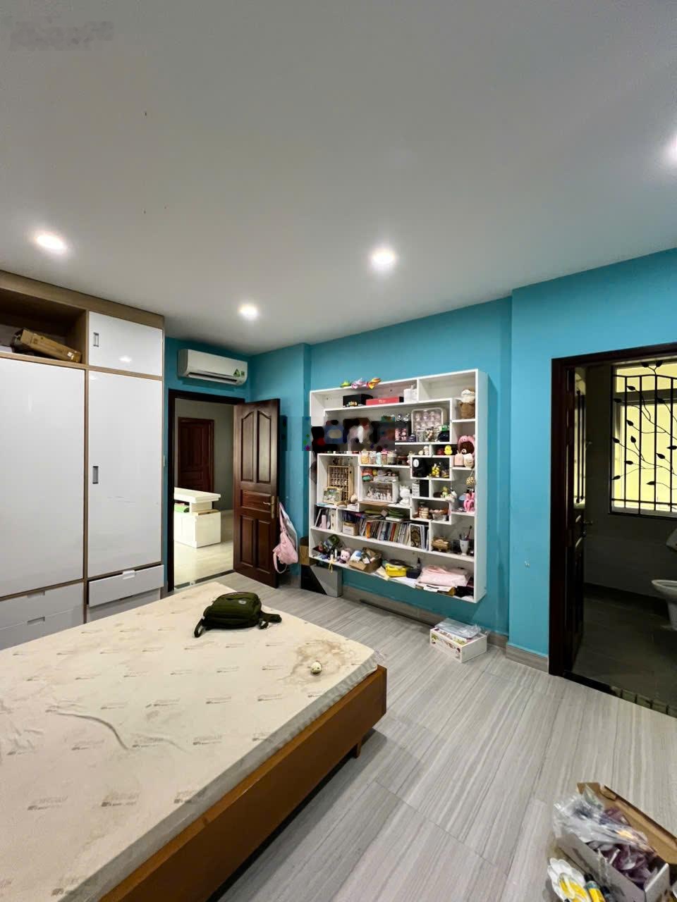 Bán biệt thự Vip Đặng Thùy Trâm, DT: 15x16m. CN 240m2. Trệt 2 lầu Tum. Đã hoàn công
