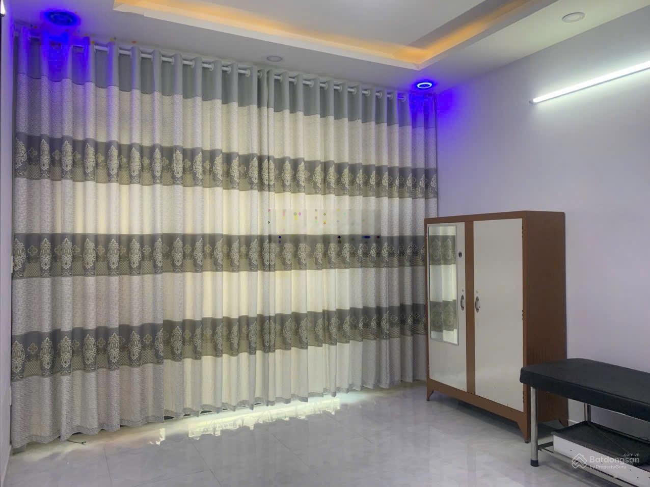 Bán căn nhà MT đường số 22, ngay trường quốc tế UTS. Diện tích 7x19,5m, 2 tầng. Giá 13,2tỷ