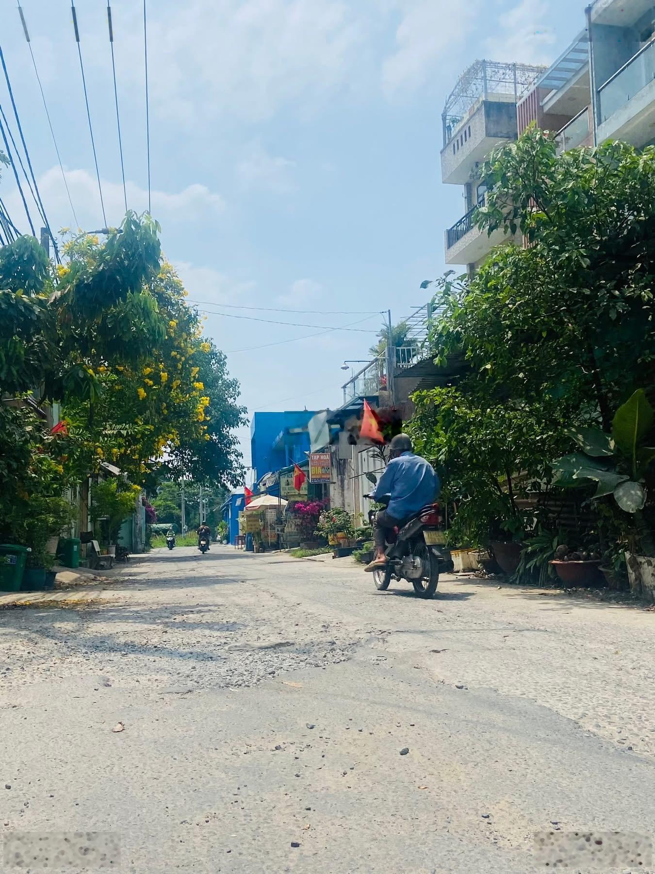 Lô góc mặt tiền 71.6m (4x17.9), 5.9 tỷ hẻm 175, đường 2, Tăng Nhơn Phú, Thủ Đức (Q9 cũ),