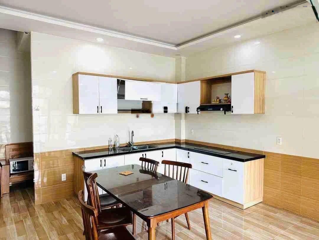 Bán nhà 3 tầng -nguyễn đình gần biển mỹ khê - sơn trà- đà nẵng -giá cực sốc- ngang 7m