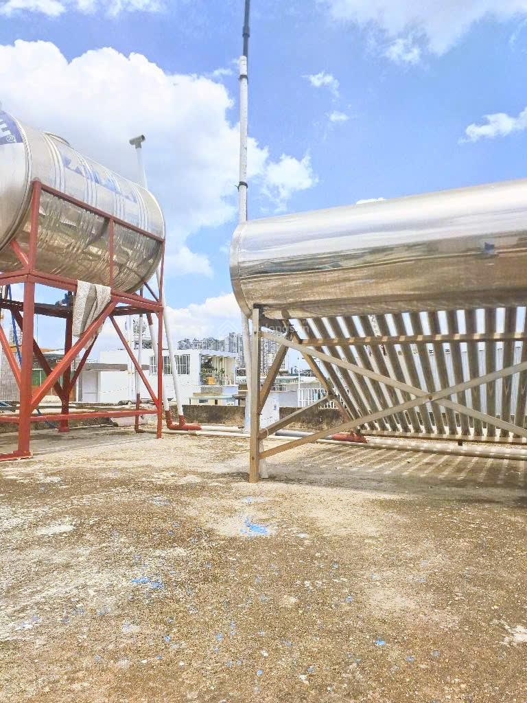 Huỳnh tấn phát- nhà mới 3 tầng- dt 9 x 14- 4 pn, 5 wc- giá 5.x tỷ- shr- hoàn công- kdc hiện hữu.