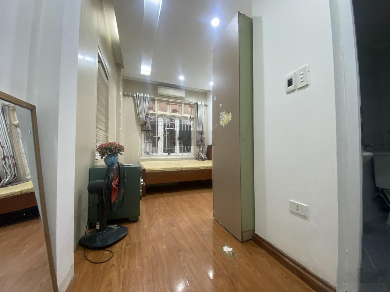 Cho thuê nhà riêng Kim Giang 5 tầng 3PN full đồ Giá 8,5tr LH 0902065699