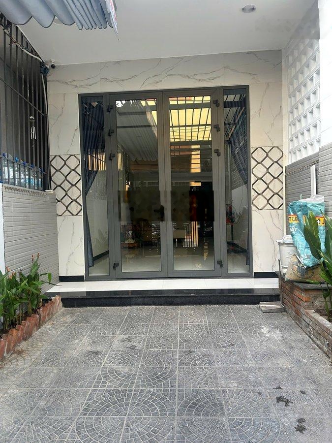 Bán nhà 3 tầng k3m cách đường Huỳnh Ngọc Huệ 30m. Diện tích: 99,5m2