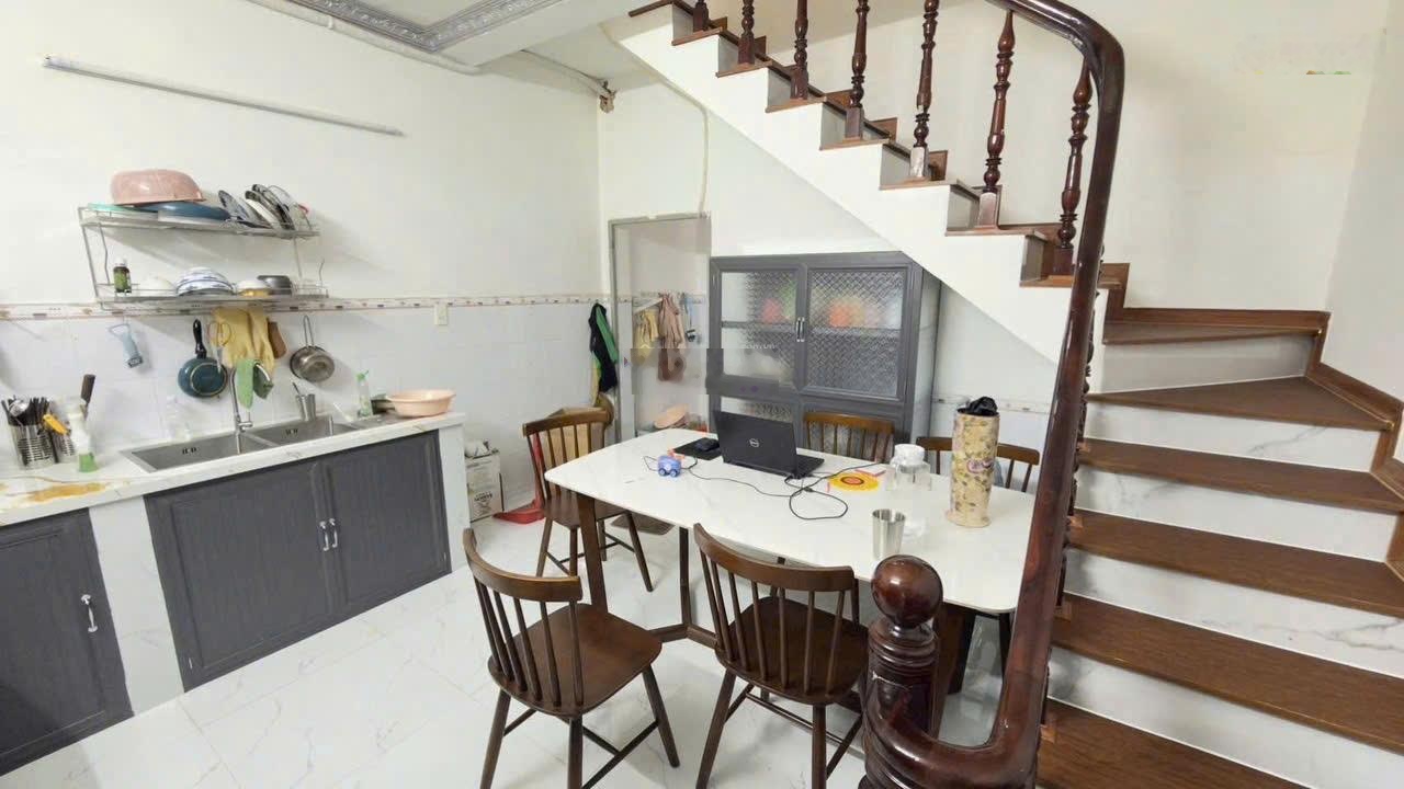 Bán nhà gác lửng sổ hồng riêng 4,05m x 14m 1/đường giác đạo,trung chánh ,hóc môn giá 3,5 tỷ còn bớt
