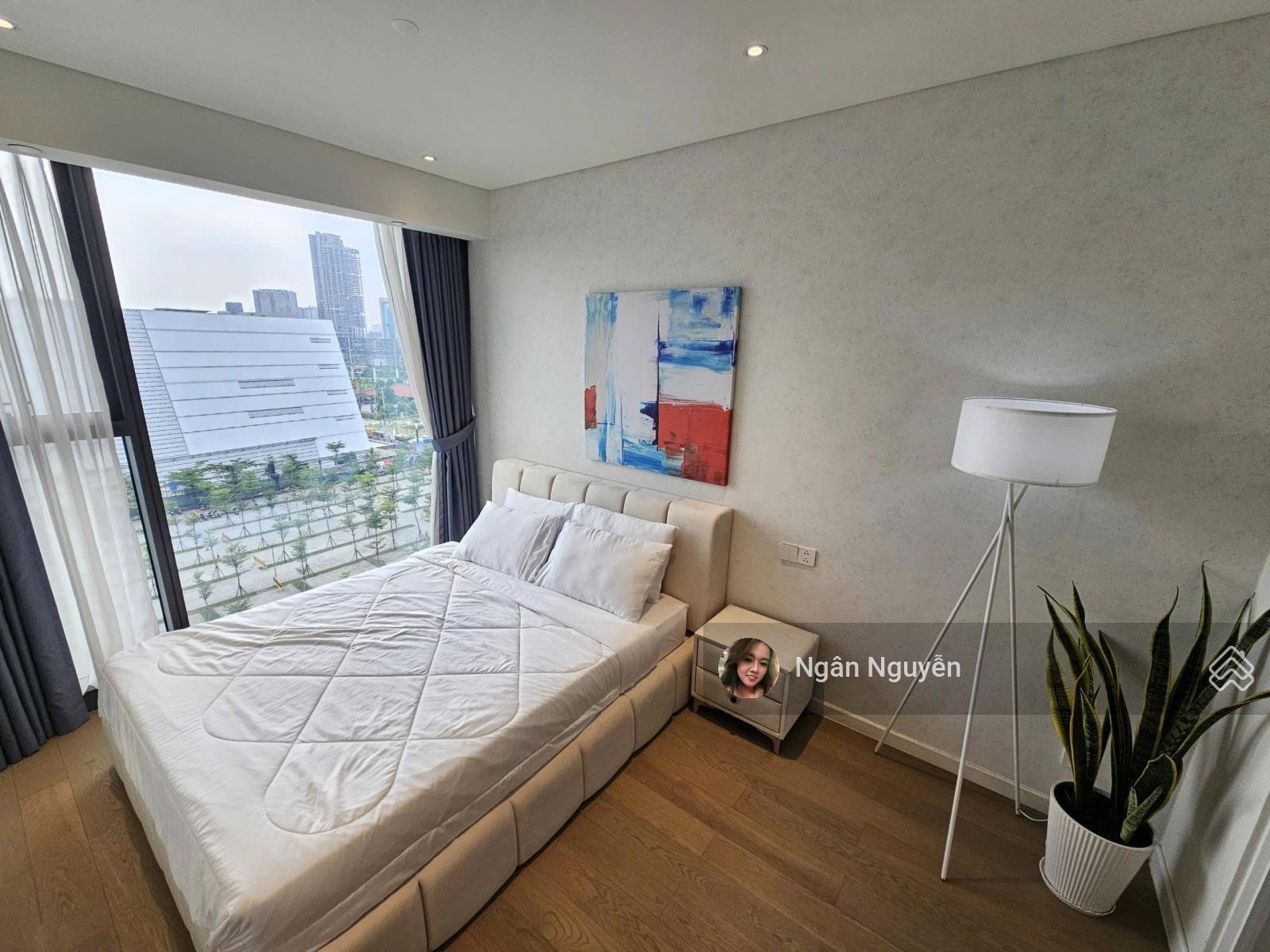 The Opera, 2 PN - 69.10 m2, View sông SG + công viên + CBD, full nội thất, Giá 23,5 tỷ