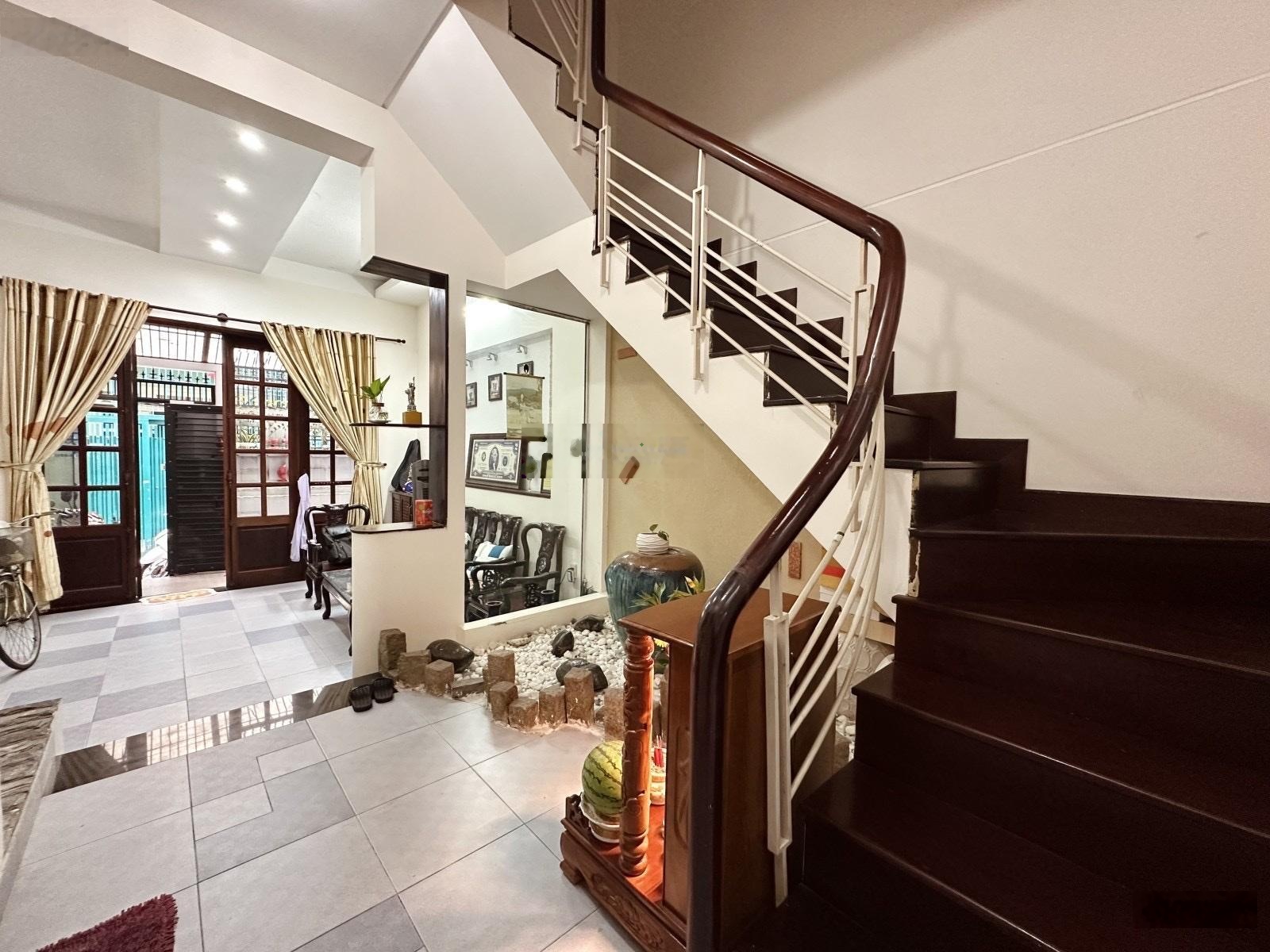 Bán nhà Nguyễn Đình Chiểu Phường 5 Quận 3 (5.7x13m 3 tầng) giá 16.2 tỷ