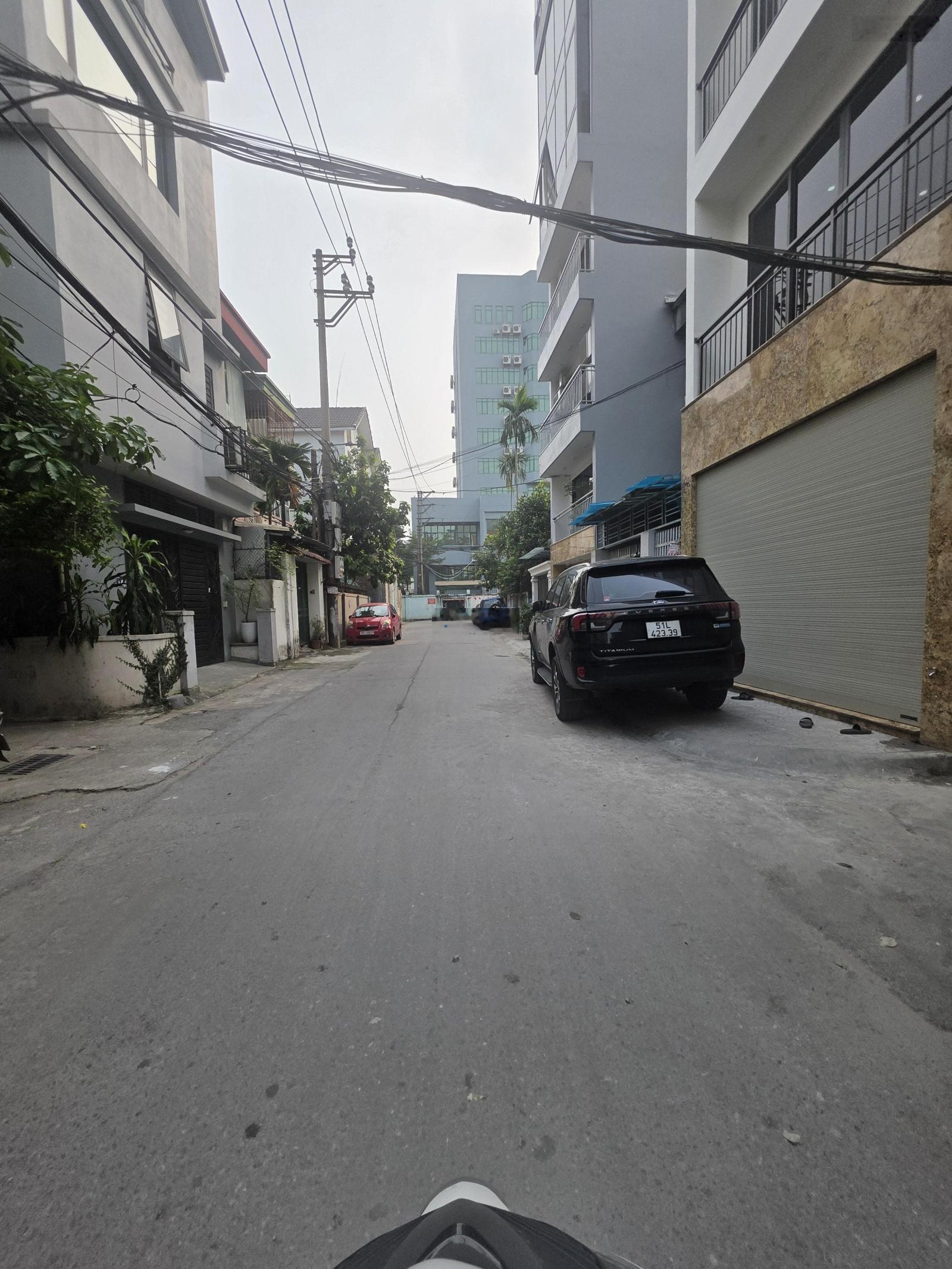 Nhà dân xây 5 tầng, nguyễn văn cừ_gia thụy, 60m_mt8m , 5 ngủ , thang máy, nôi thất sang sịn ,13xty