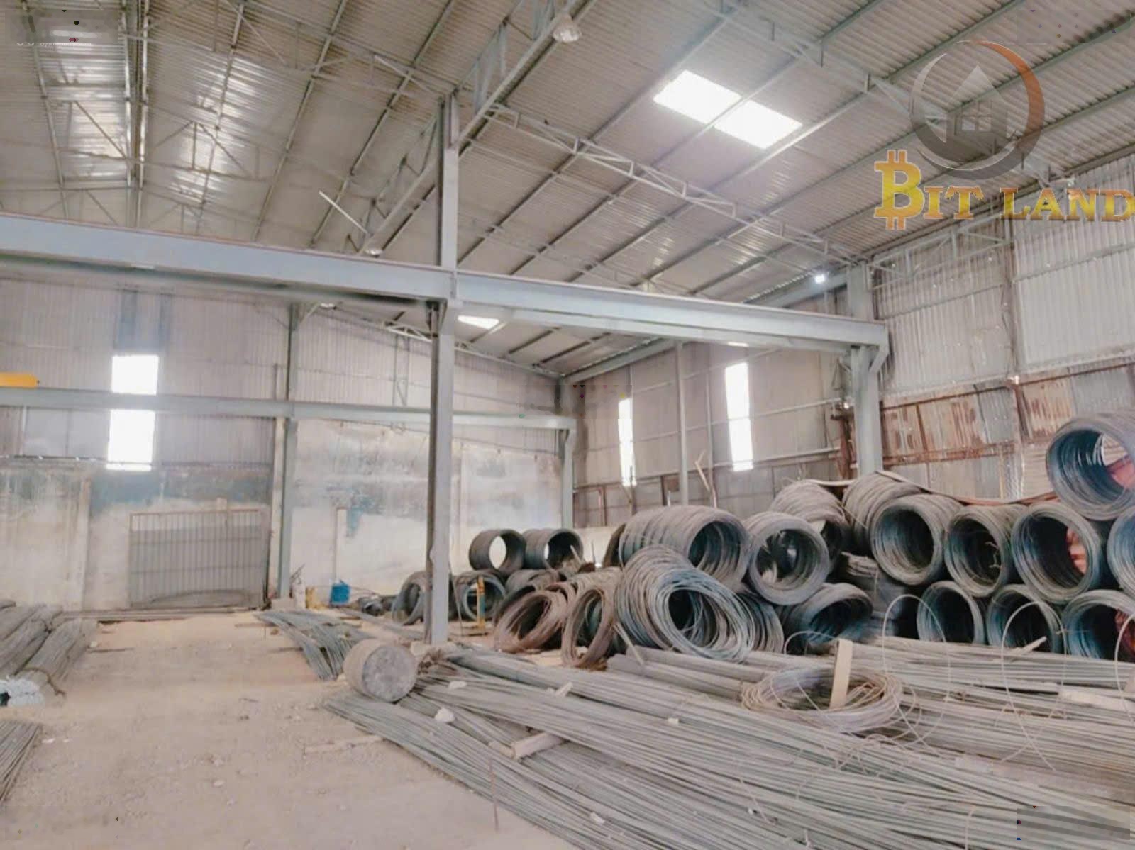 Cho thuê xưởng mặt tiền Quốc Lộ 51 có cẩu trục 1700m2