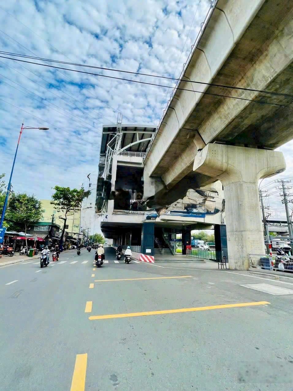 Đất ngay ga Metro Bình Thái (ngay chân ga) thông xe hơi 103m2 chỉ 8 tỷ gấp bán