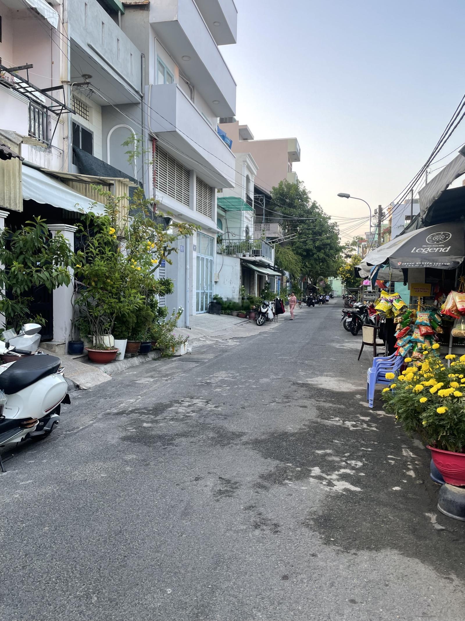 Hàng nóng chốt ngay - tân phú - hẻm 8m xe hơi tránh - 69m2 nhà 1 lầu đúc - giá chỉ nhỉnh 7 tỷ