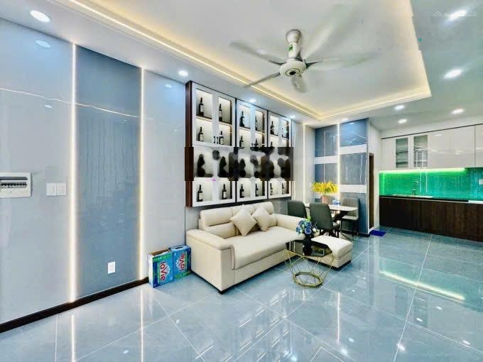 Kẹt vốn bán nhà đường Đoàn Công Bửu Q3. Giá 3tỷ9/67,5m2 gần bệnh viện Tai Mũi Họng. Cho thuê 22tr/t