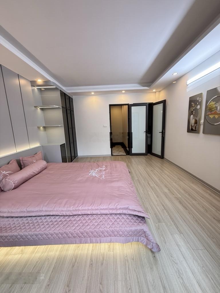 Cấp bán nhà Giải Phóng-sang, xịn, mịn sẵn sàng ở ngay