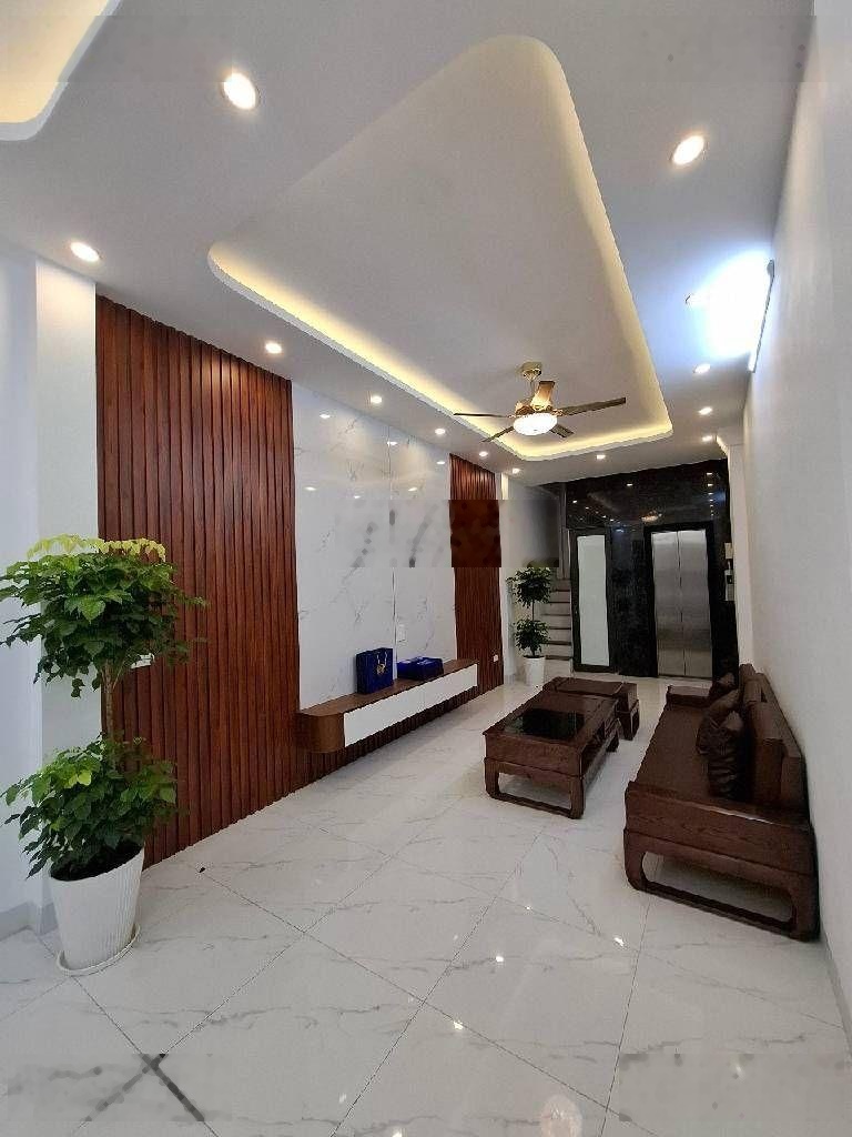 Trung tâm phú lương - nhà mới koong - 5 tầng thang máy full nội thất dt 42m2 - 5 tầng - 8,35 tỷ