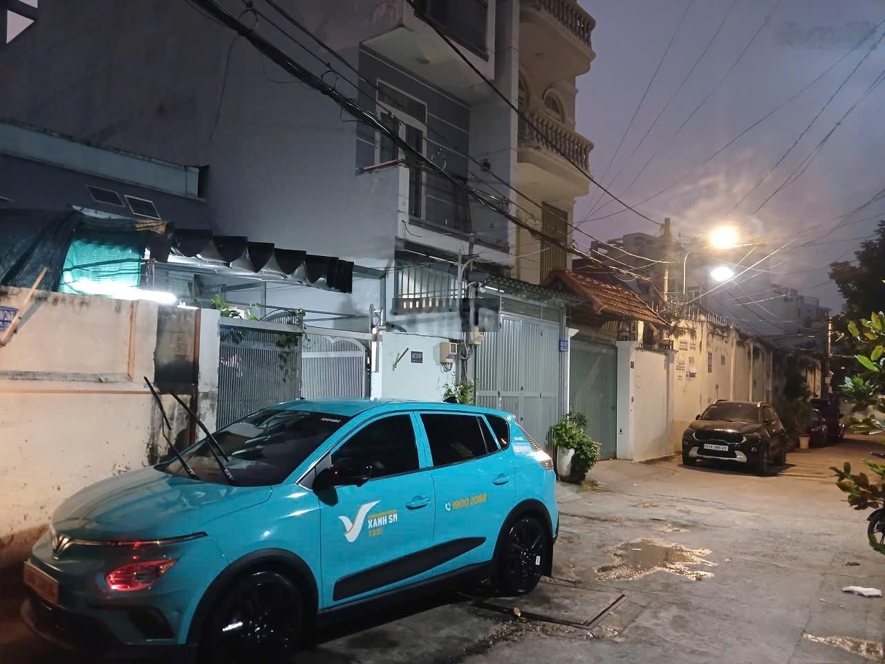 Bán nhà c4 quận Bình Thạnh, xây cao 6 tầng( hầm) được 30p CHDV khai thác 180tr/tháng. Bán 11.5 tỷ