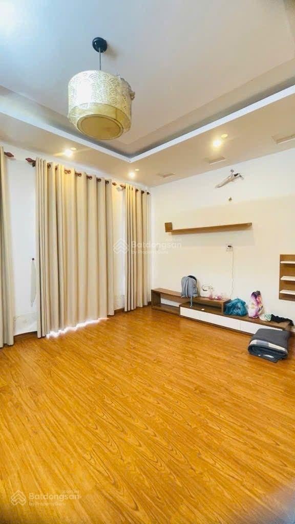 Hiếm có khó tìm-gần chợ sộp-rộng đẹp rẽ-bán nhà 4x15-2 tầng đúc- sát mặt tiền nguyễn văn quá q.12