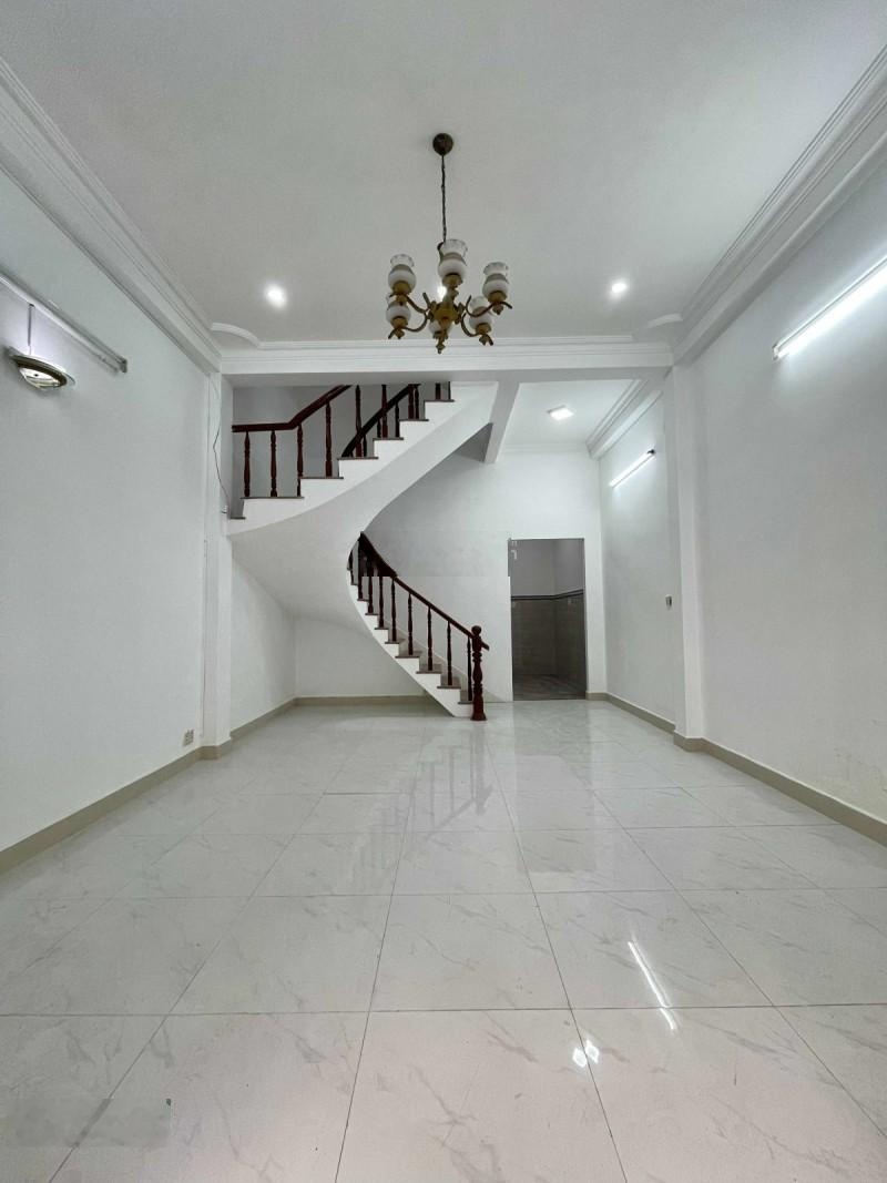 Bán nhà 3 tầng - CƯ XÁ ĐIỆN LỰC TRẦN NÃO Q2 - 2 PN - 2 WC - Ô TÔ đỗ cửa - giá: 12,x Tỷ
