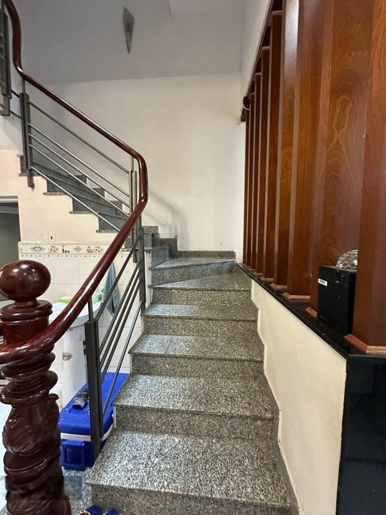 Nhà 2 tầng ôtô đổ cửa lương văn can ở sướng nội thất đẹp quận 8 chỉ hơn 4 , x tỷ